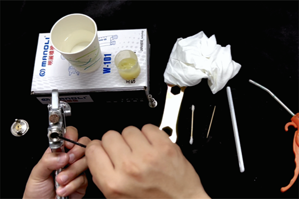 油漆喷枪使用后的清理与日常